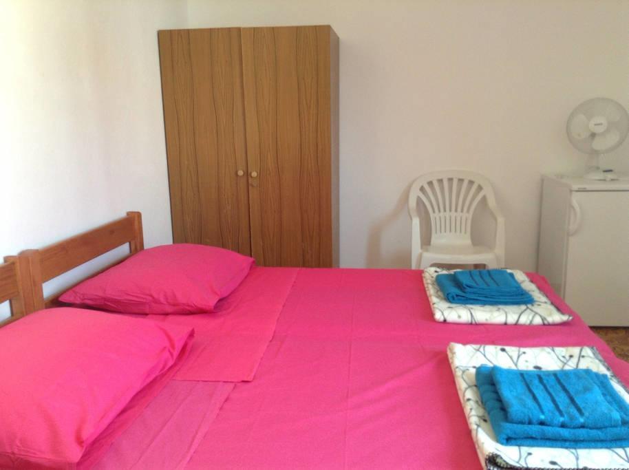 Large Double Room,326995678:JPEG