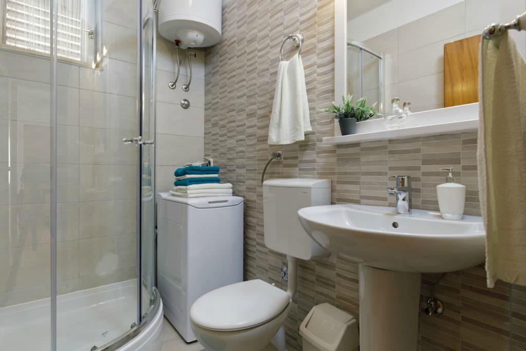 Apartamento de 1 dormitorio con balcón y vistas al mar