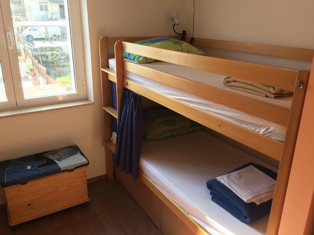 Bed 7-Bed Mixed Dormitory Room