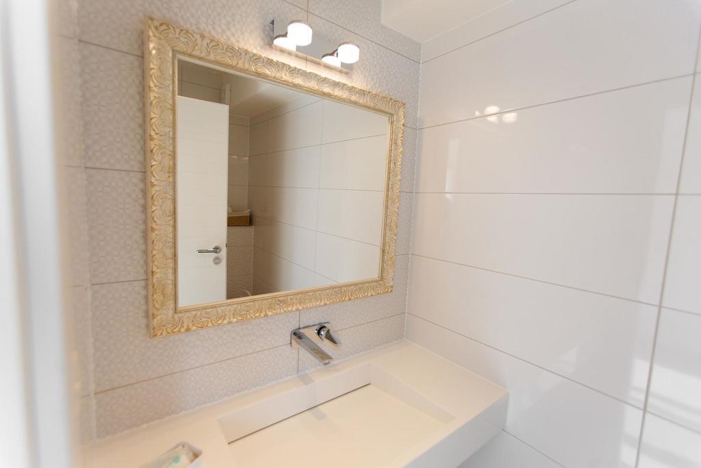 Deluxe Doppelzimmer mit seitlichem Meerblick