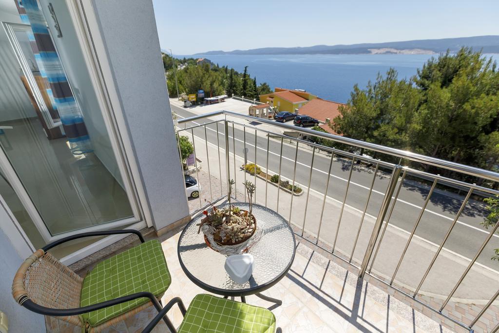 Two-Bedroom Apartment with Balcony and Sea View