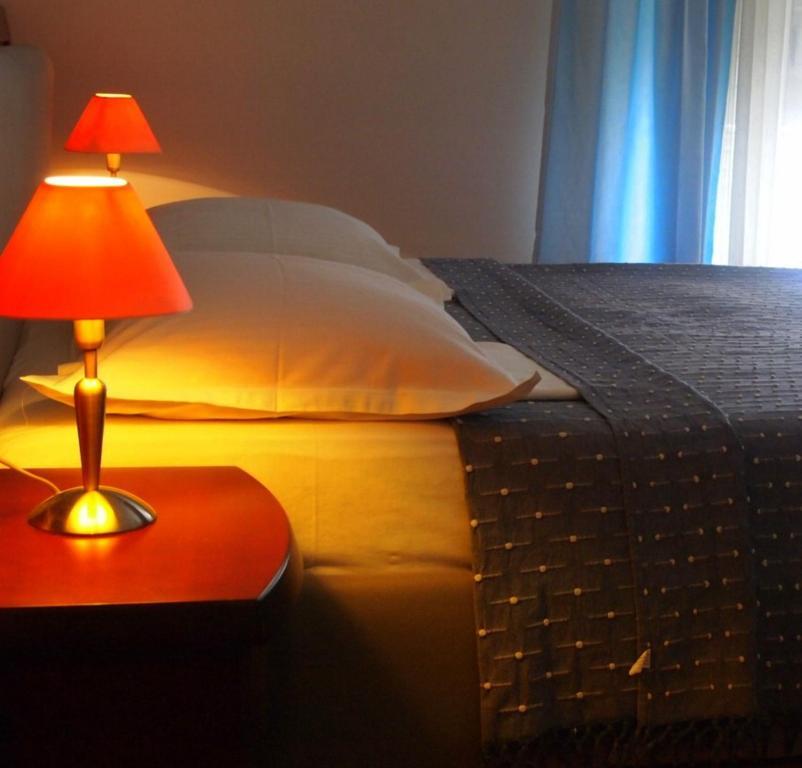 Appartamento con 2 Camere da Letto, Balcone e Vista Mare