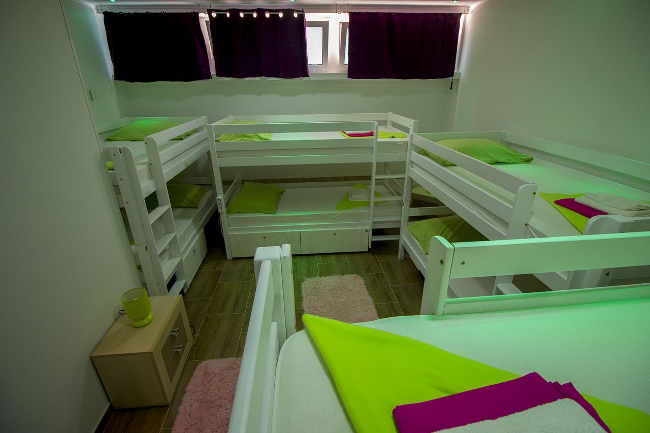 Cama en habitación compartida mixta de 8 camas