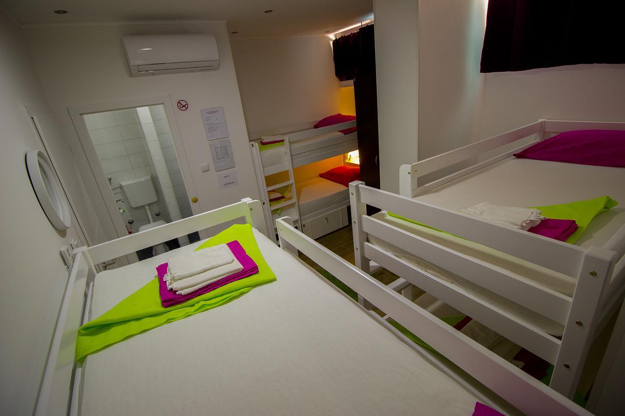 Cama en habitación compartida mixta de 6 camas