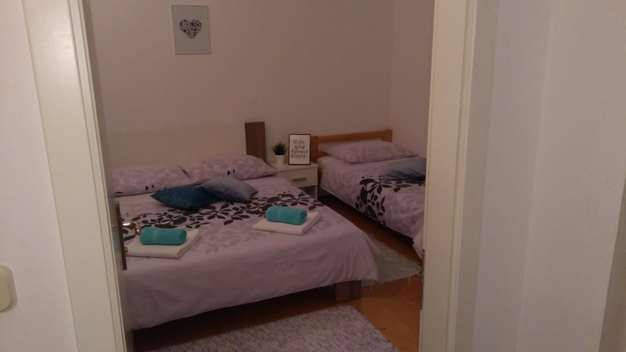 Driepersoonskamer met Eigen Externe Badkamer