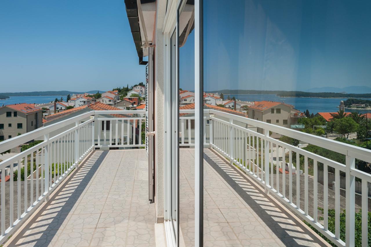 Apartamento com Vista do Mar