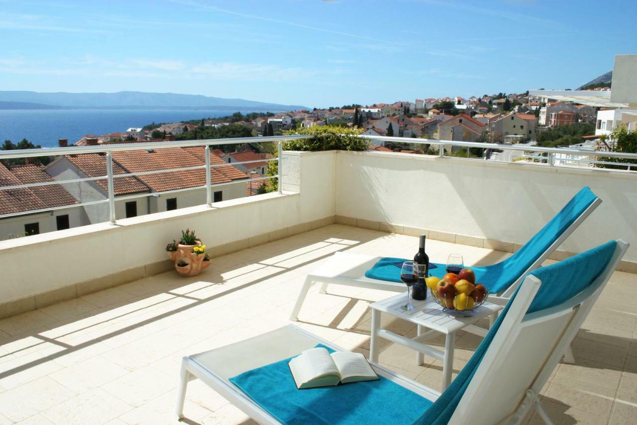 One-Bedroom Apartment Balcony Sea View