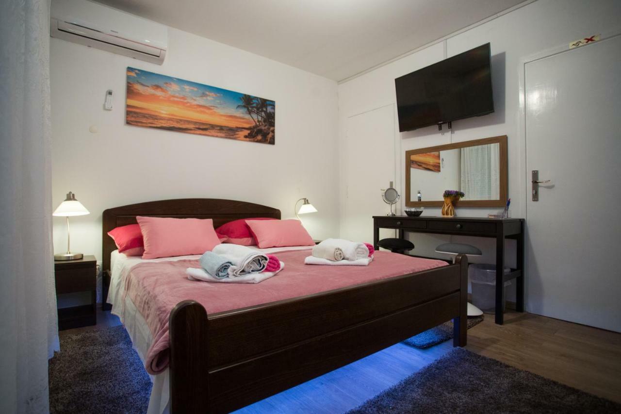 Double Room Shared Toilet