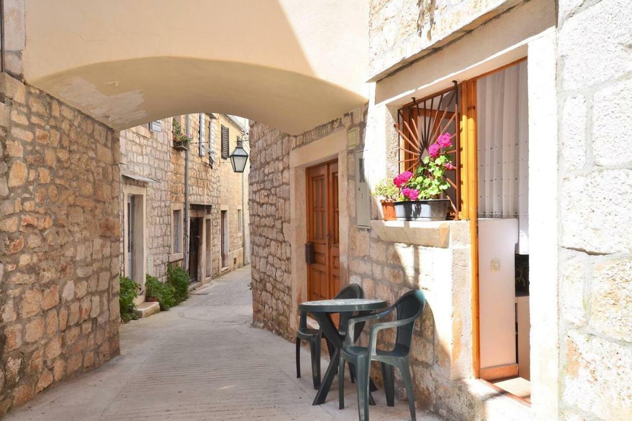 One-Bedroom Apartment,802229274:JPEG