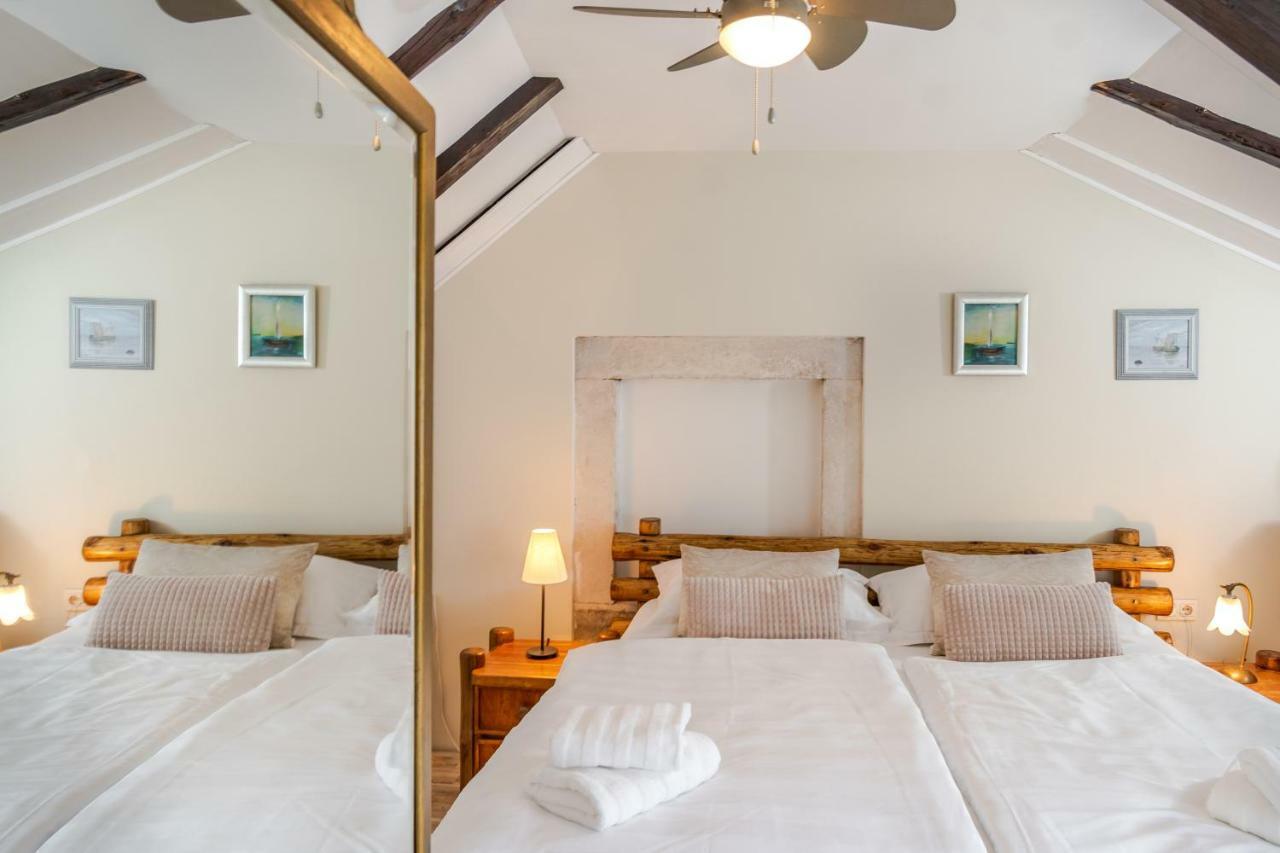 Luxury Three-Bedroom Apartment