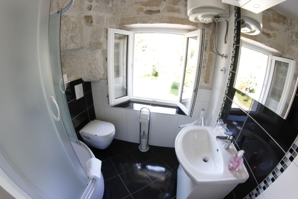Double Room Private Bathroom