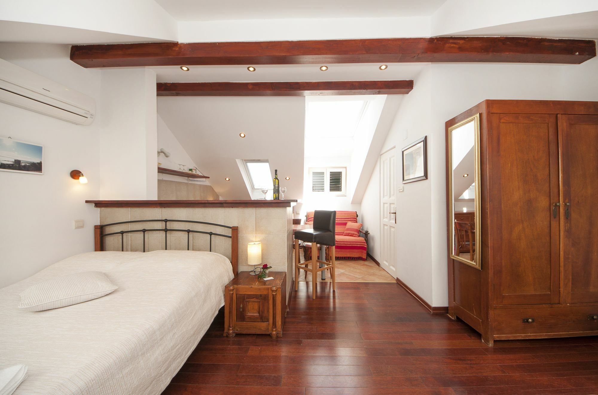 Studio Apartment Terrace