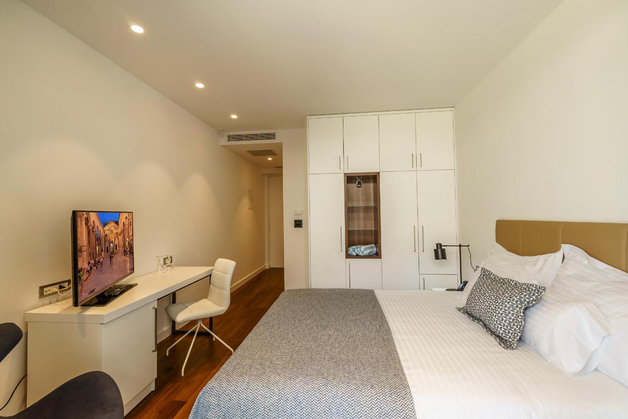Chambre Double avec Vue sur le Jardin et Patio