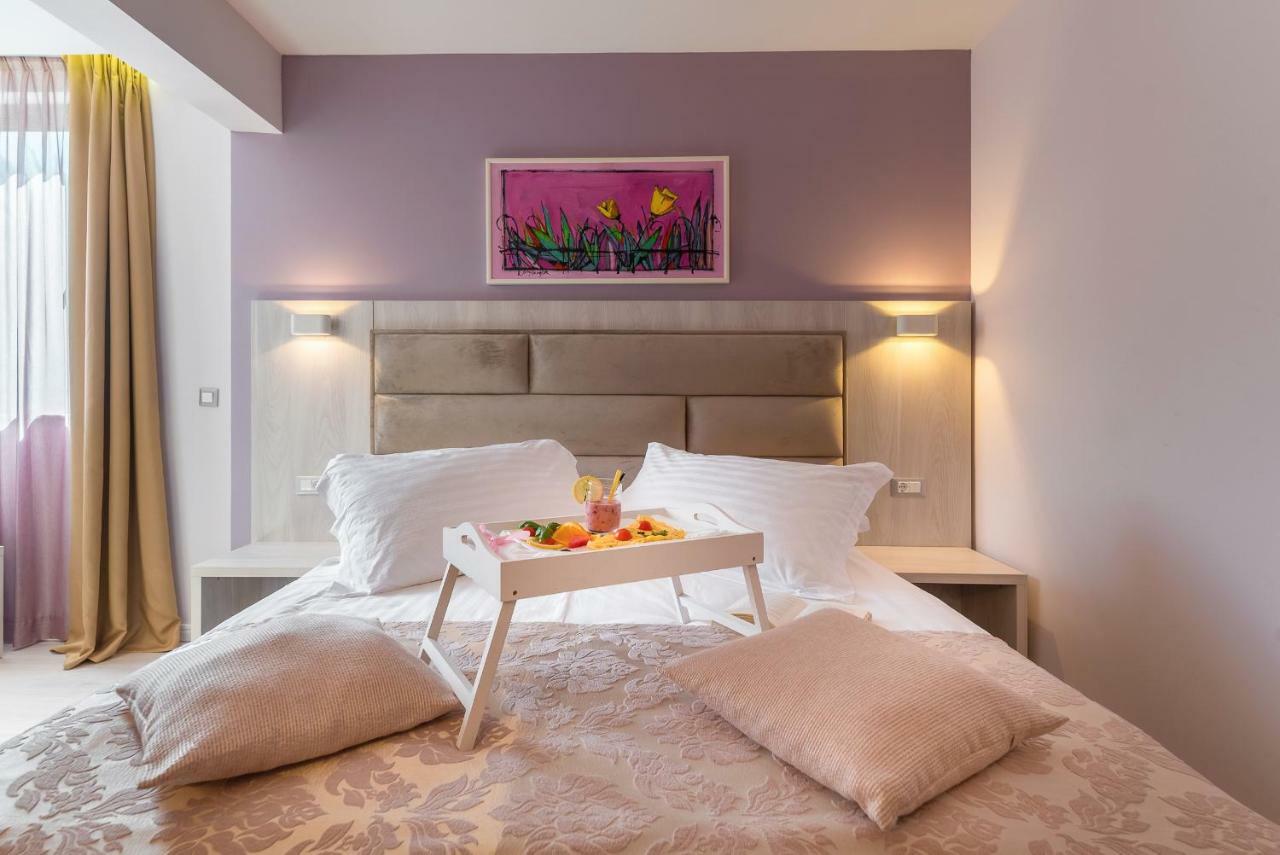 Double Room Mountain View