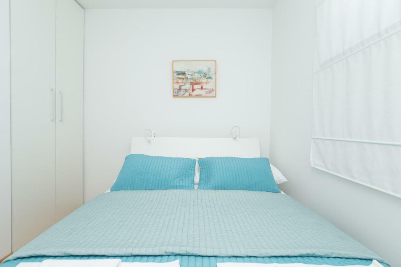 One-Bedroom Apartment,851201813:JPEG