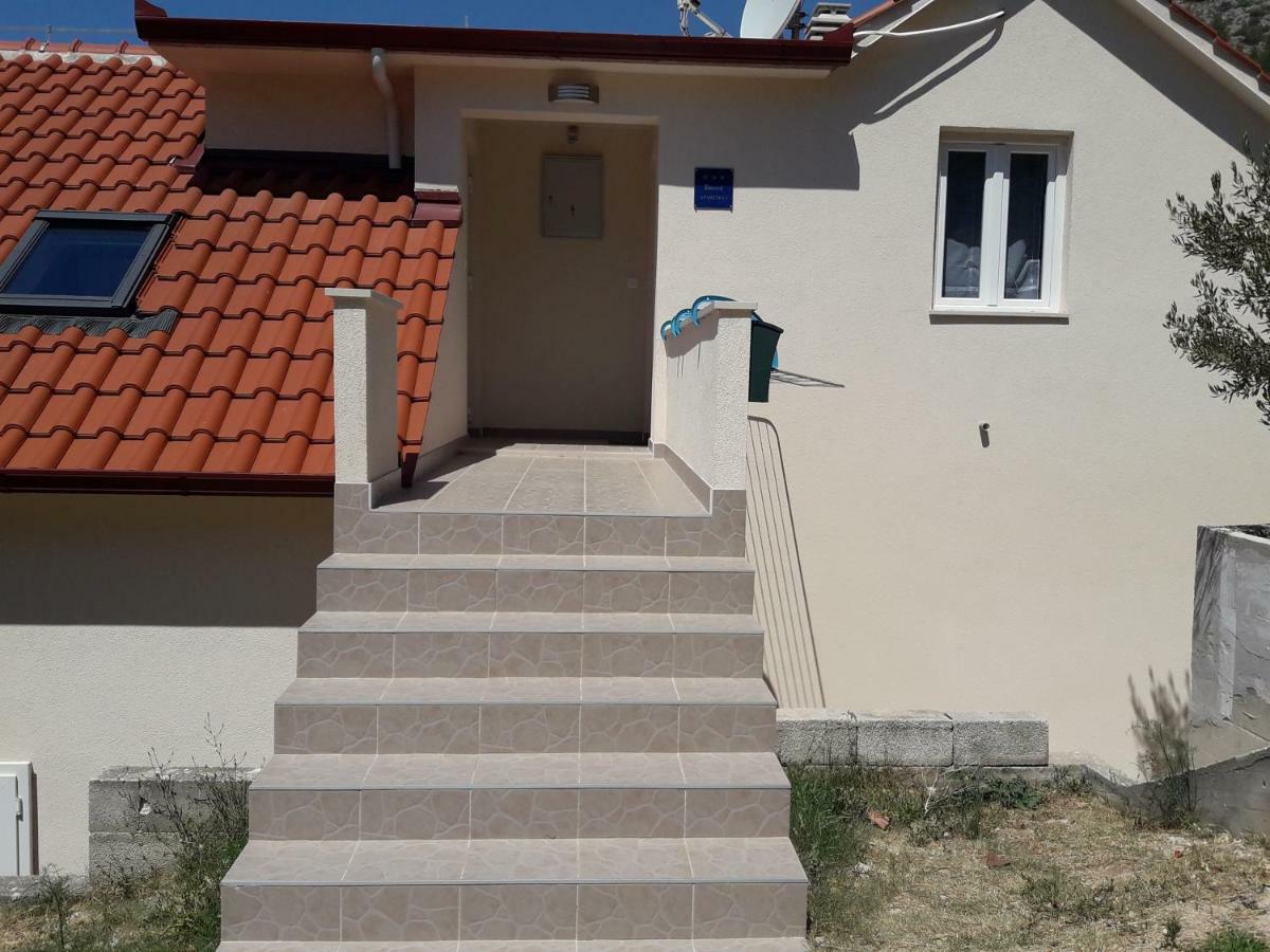 One-Bedroom Apartment,851980487:JPEG