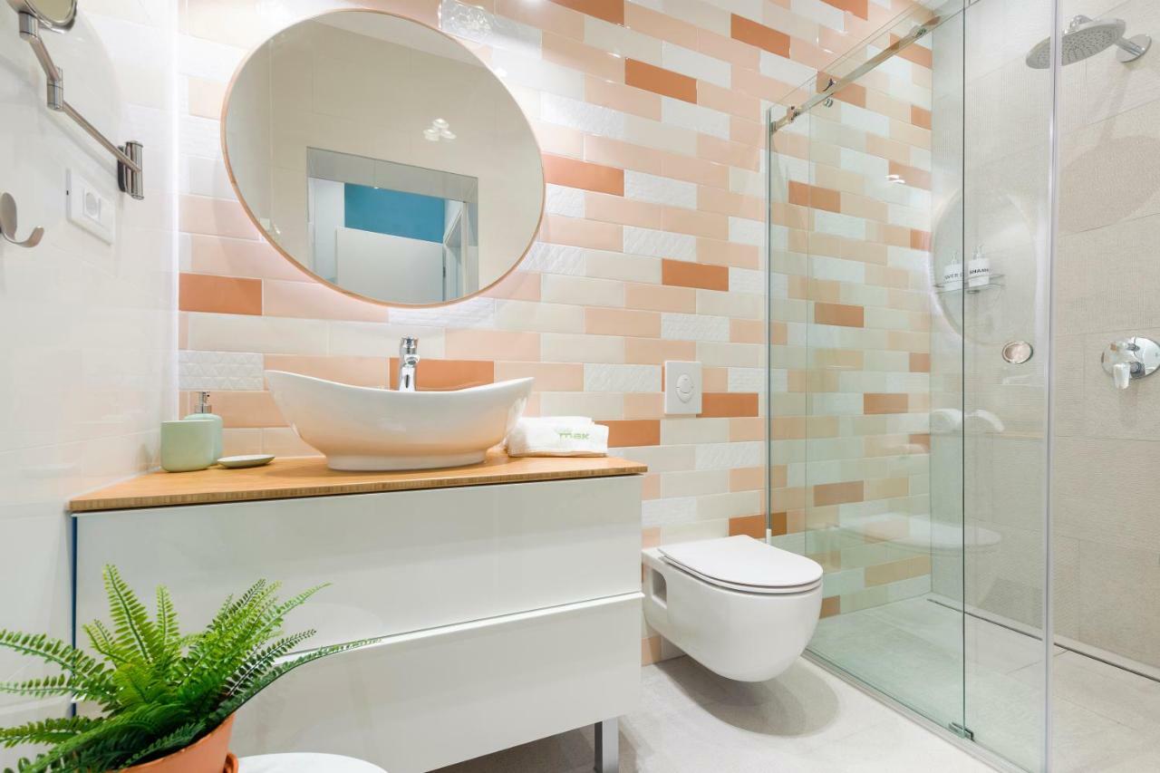 Deluxe Double Room,855732941:JPEG