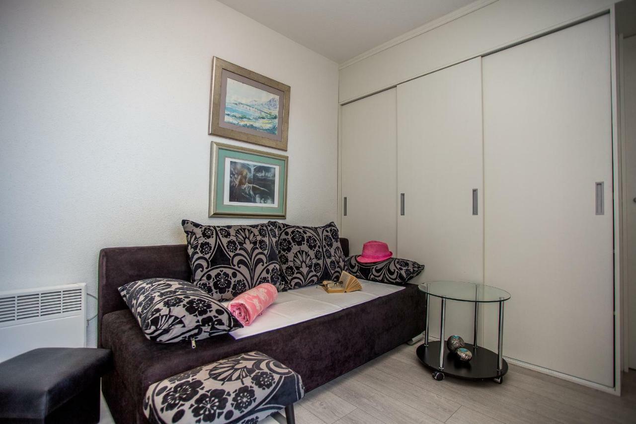 Luxury One-Bedroom Apartment