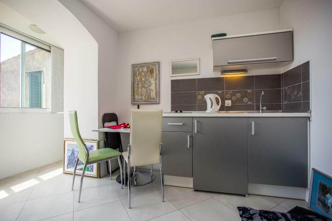 Luxury One-Bedroom Apartment