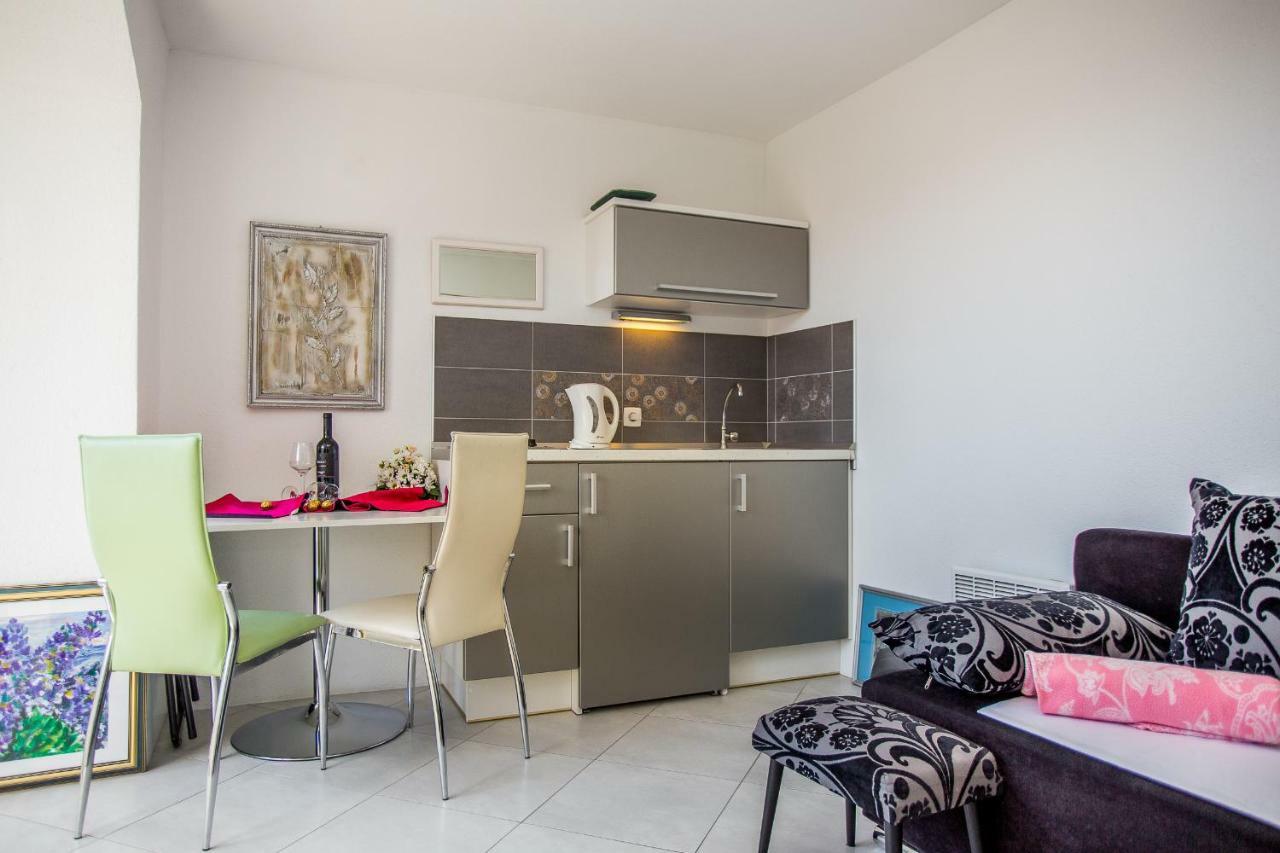 Luxury One-Bedroom Apartment