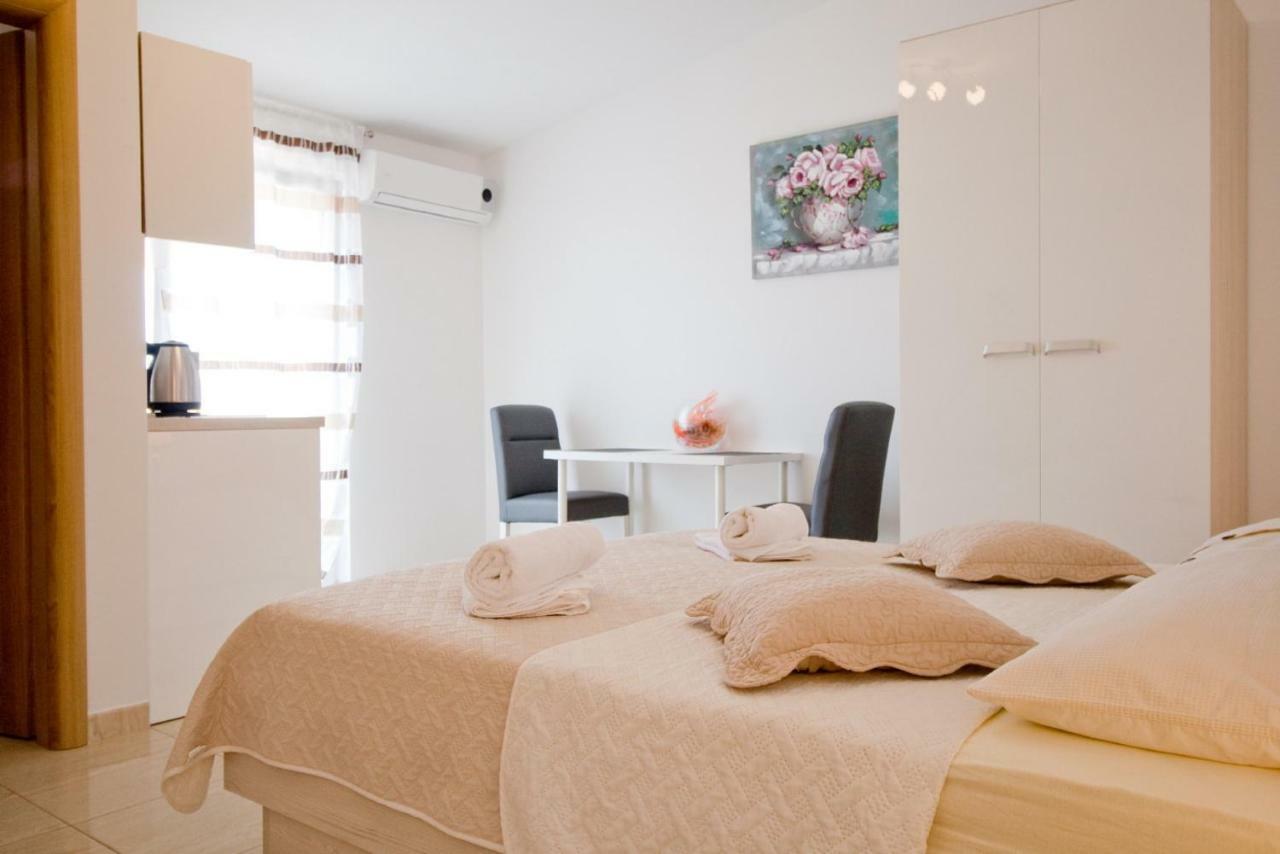 Studio Apartment with Sea View,857645330:JPEG