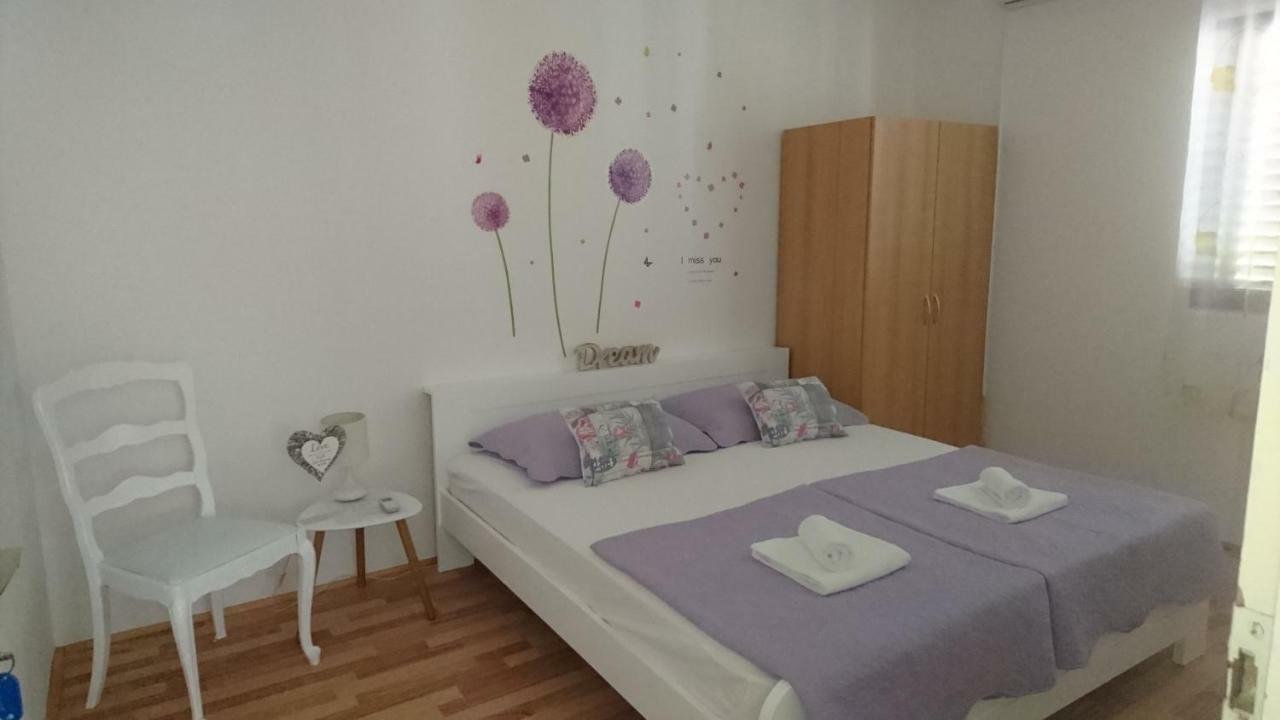 Double Room,863767019:JPEG