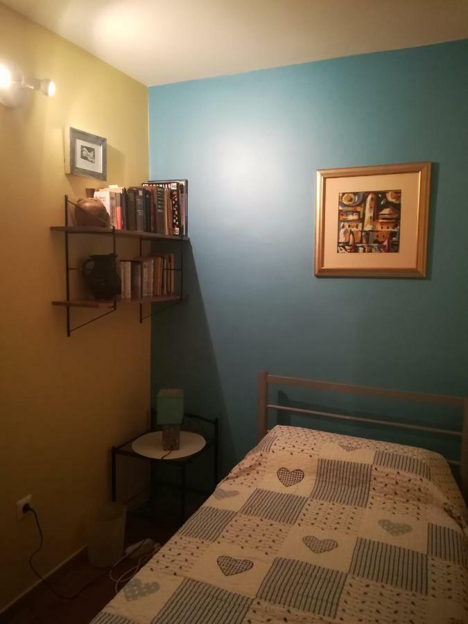 Single Room with Shared Bathroom