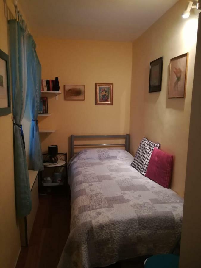 Single Room with Shared Bathroom