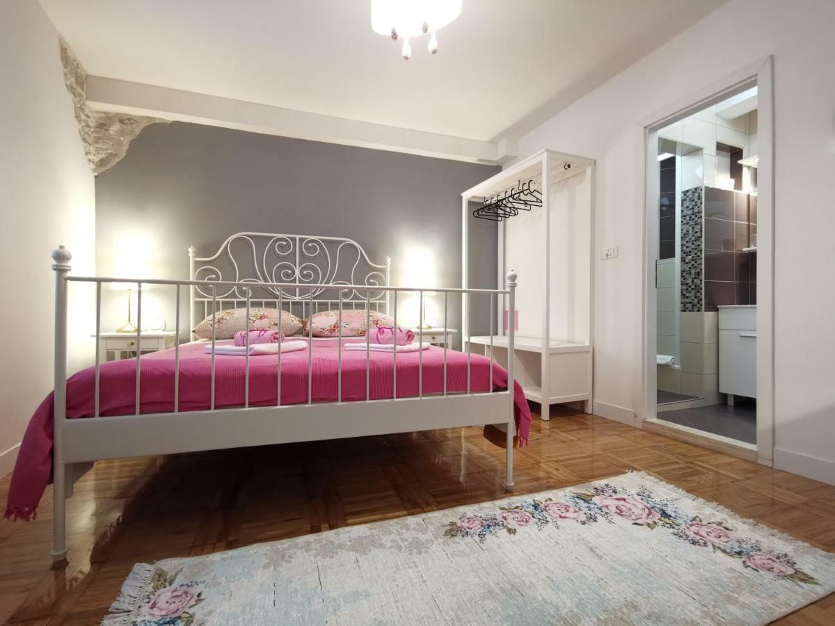Double Room Private Bathroom