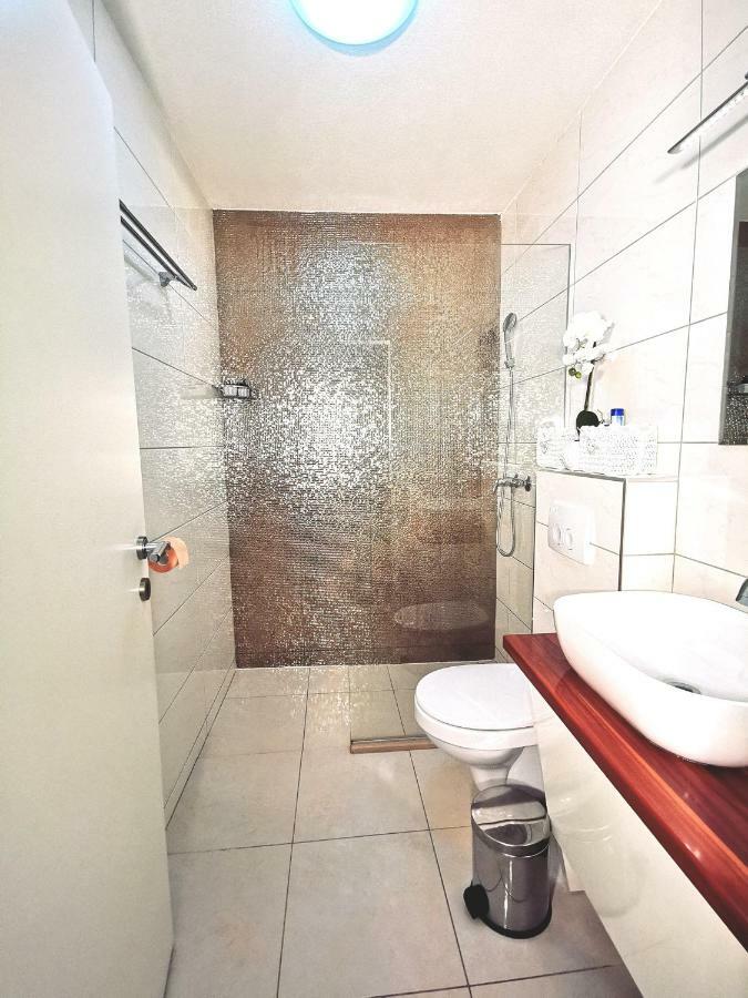 Double Room with Private Bathroom,902065015:JPEG
