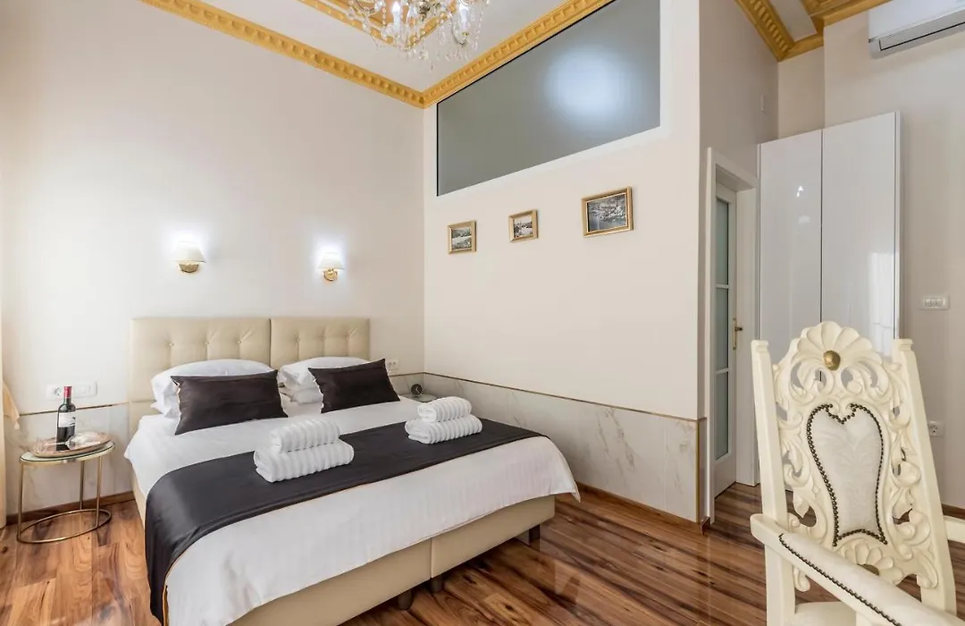 Olivia Luxury Rooms-1