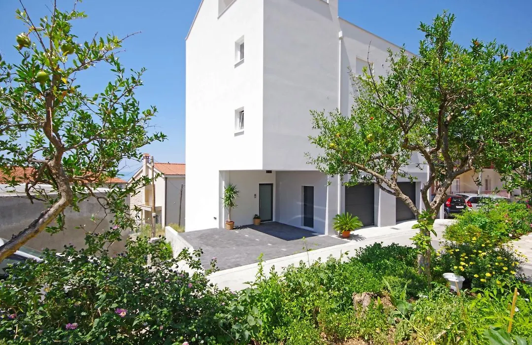 Villa Edita-1