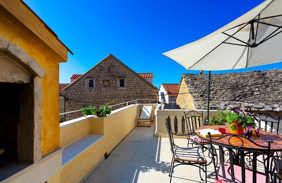 Villa Kalalarga In The Center Of The Town With Free Parking-1