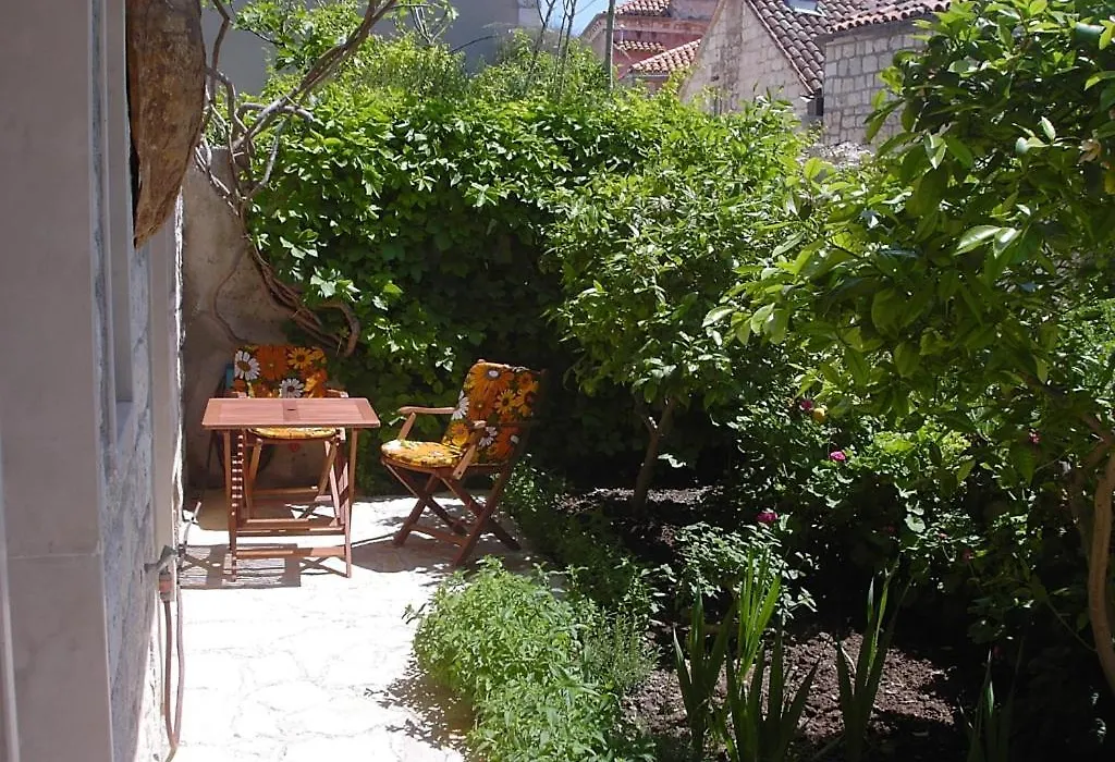 Studio Apartment Hvar-1