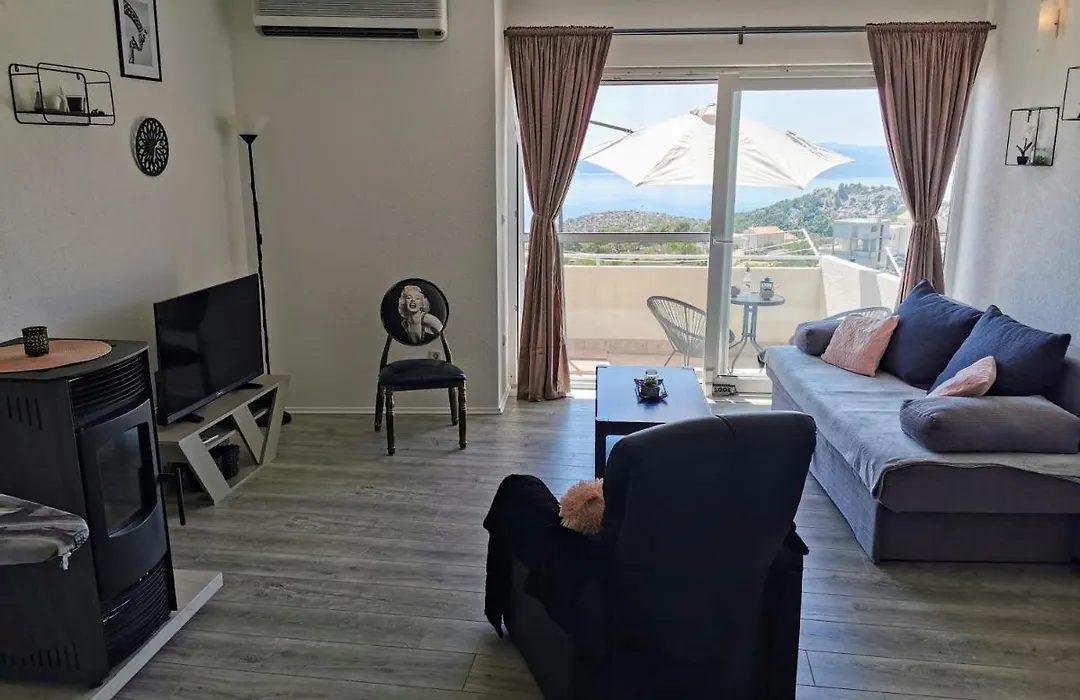 Guest House Astra - Where Mountain Meets The Sea-1