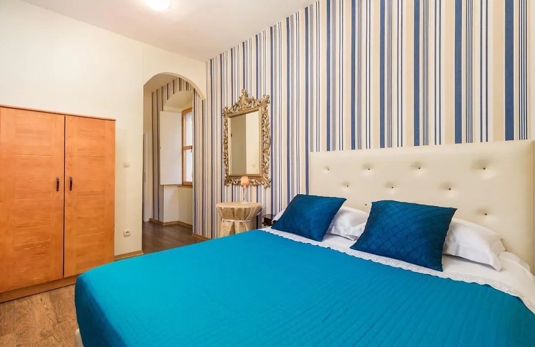 Captain'S Guest House-1