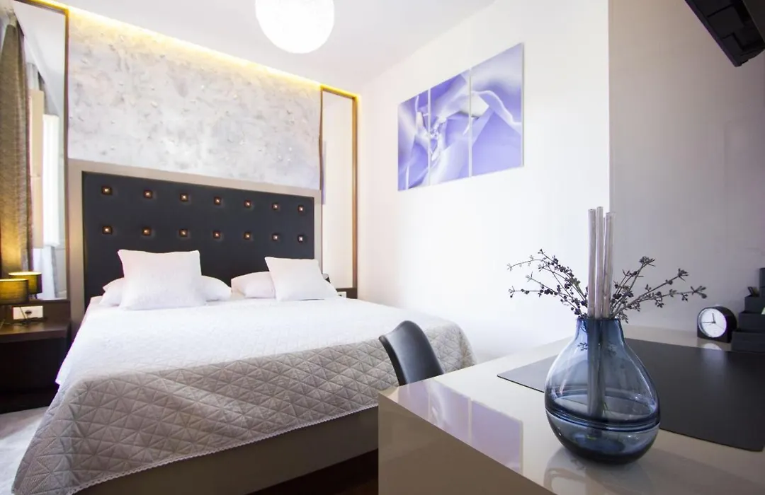 Argentum Luxury Apartment-1