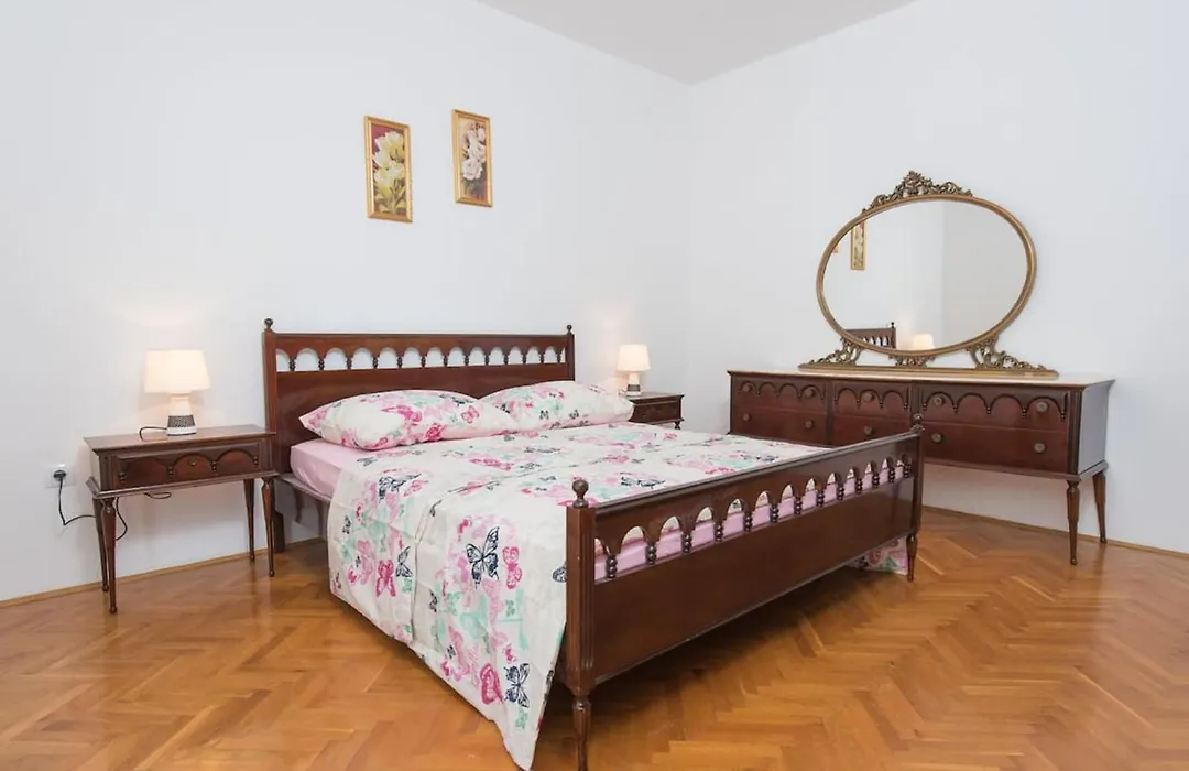 Apartments Dzeki-1