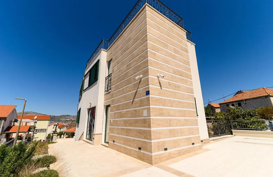 The Place Apartments Okrug Gornji-1