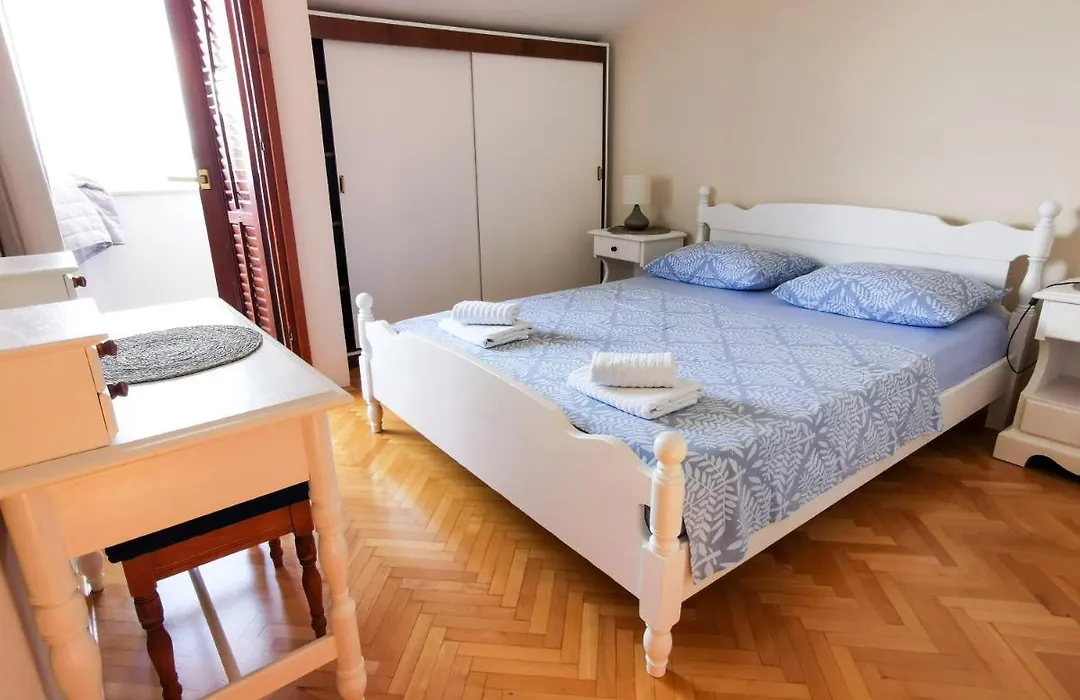 Apartmani Denis Vela-1