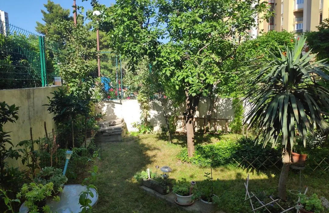 Spacious Apartment With Big Garden Near Beach-1