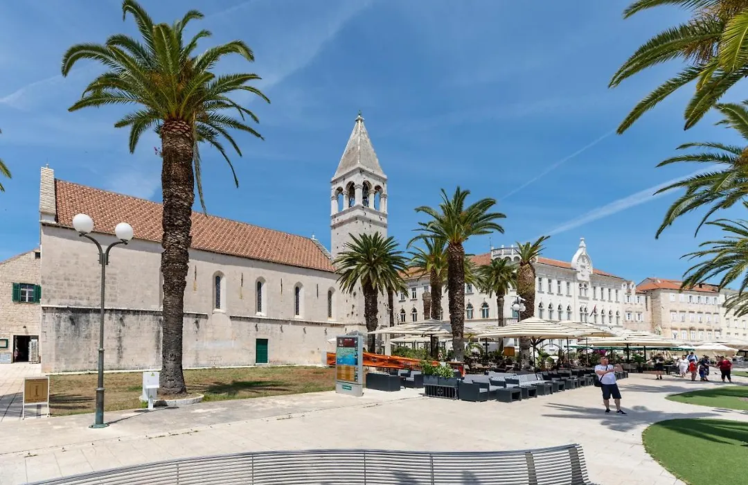 Trogir Beach Rooms & Apartments-1