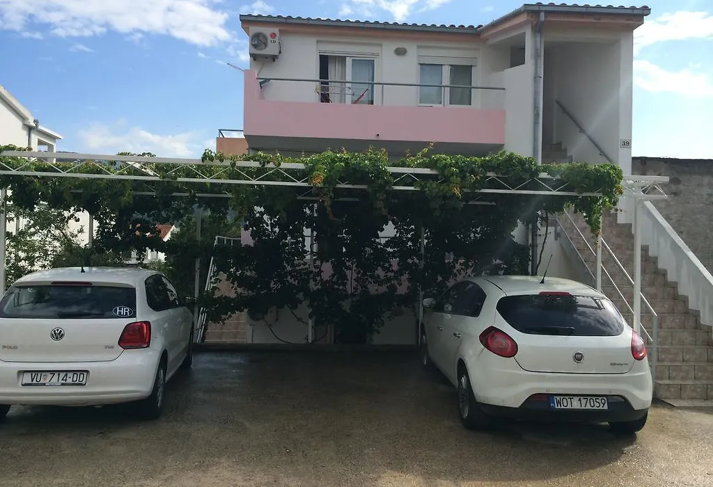 Apartments Nives-1