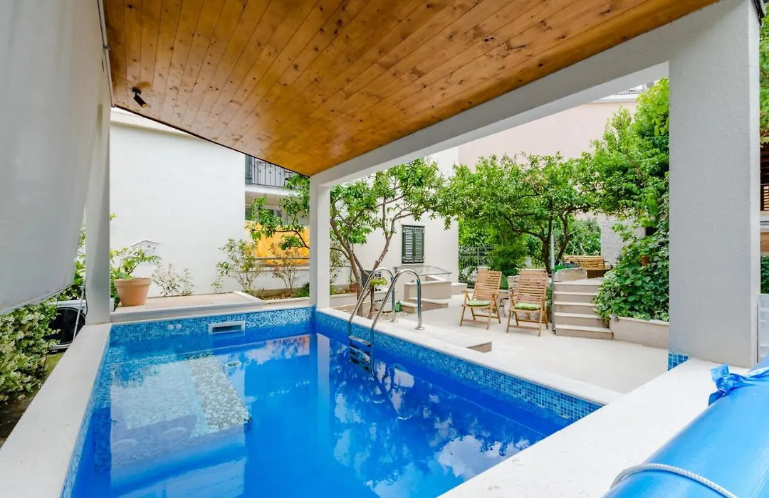 Luxury Villa Roza-1