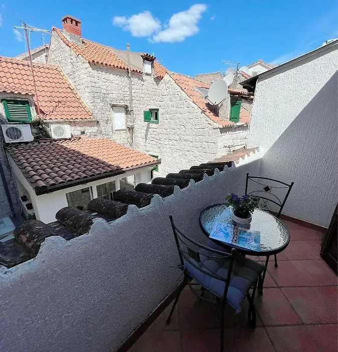House Ivancic-1