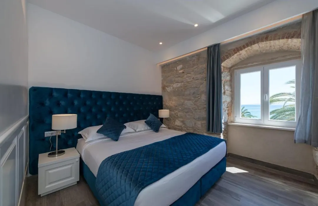 Roko Luxury Rooms 1-1