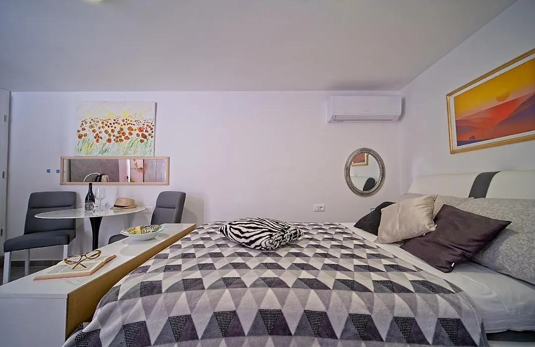 Apartments Lux-1