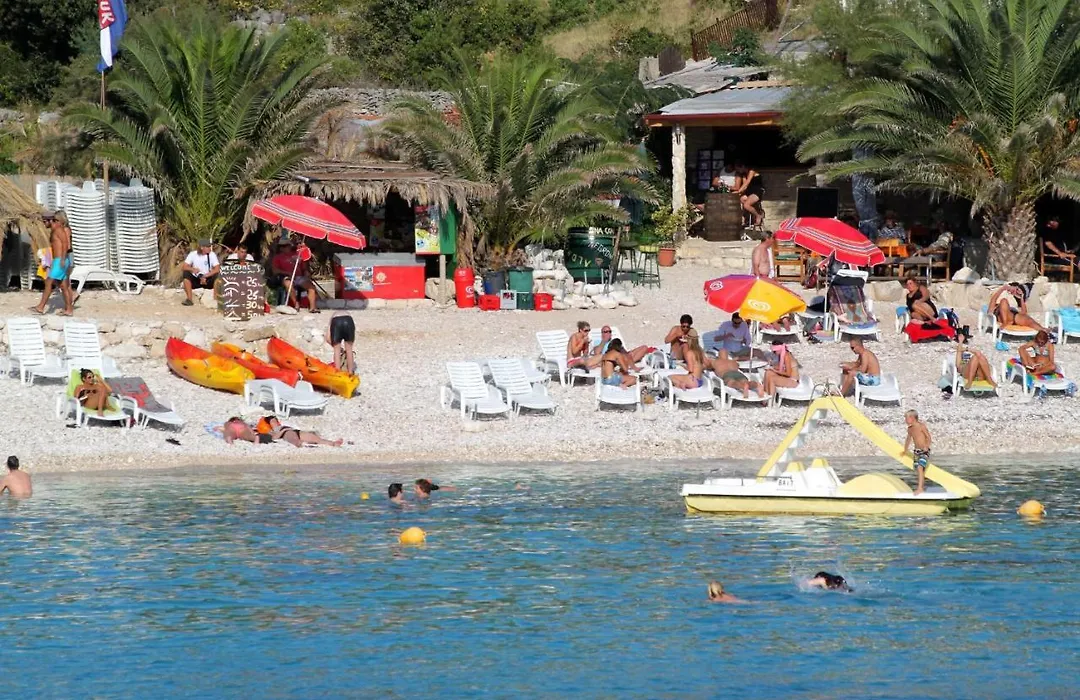 Apartments And Rooms With Parking Space Hvar - 15378-1
