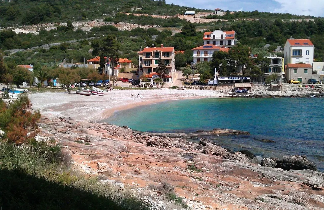 Apartments With A Parking Space Milna, Hvar - 19850-1