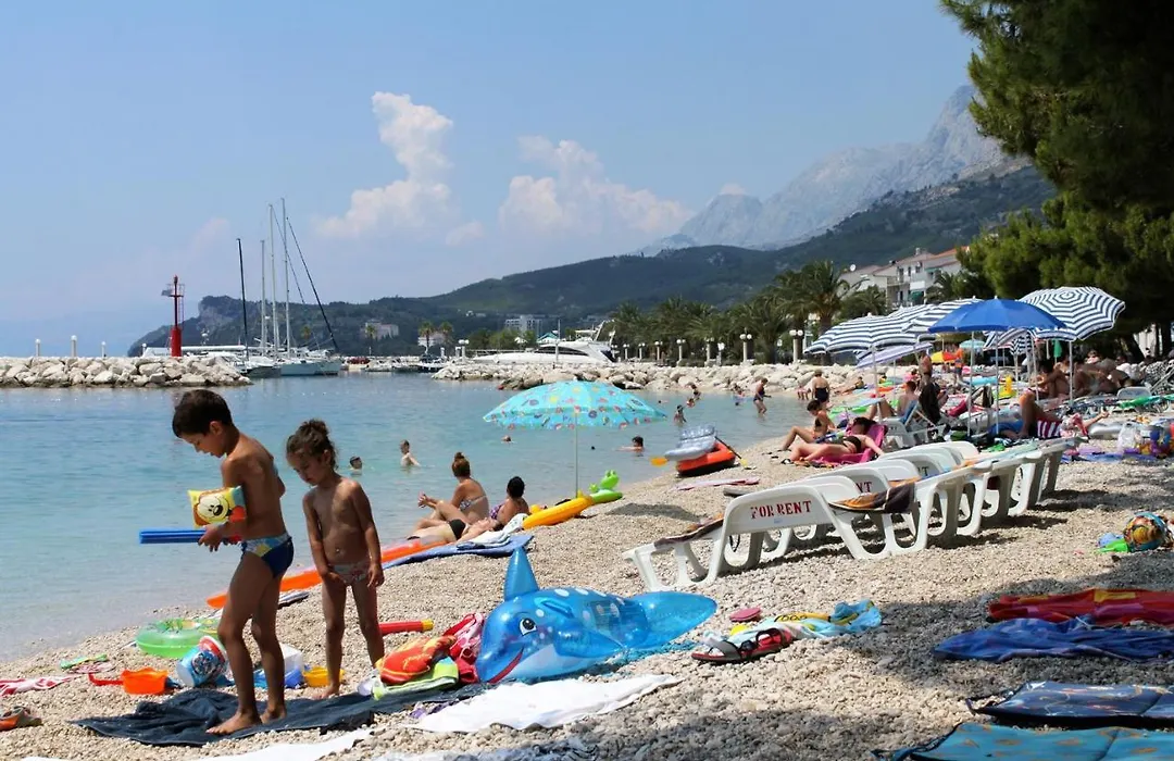 Apartments And Rooms With Parking Space Tucepi, Makarska - 13056-1
